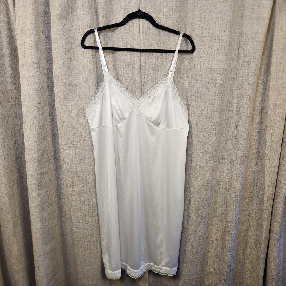 Vassarette Lace Slip Women 40 White V-Neck Spaghetti Strap Lace Trim Knee Length